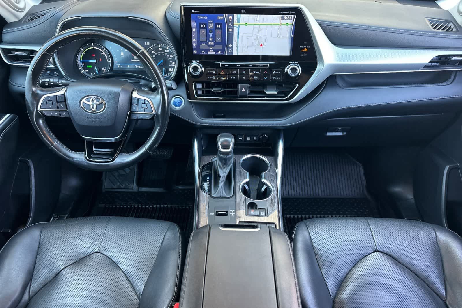 Used 2021 Toyota Highlander Platinum AWD/4WD image 12