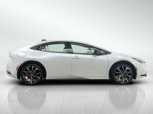 Used 2025 Toyota Prius Plug-In Hybrid image 6