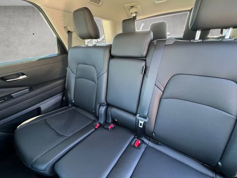 New 2026 Nissan Pathfinder SL FWD image 22