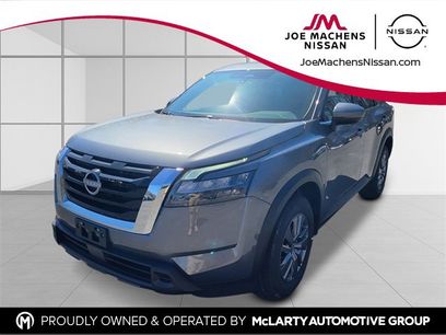 New 2025 Nissan Pathfinder SV