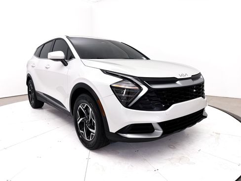 Certified 2025 Kia Sportage LX FWD image 11
