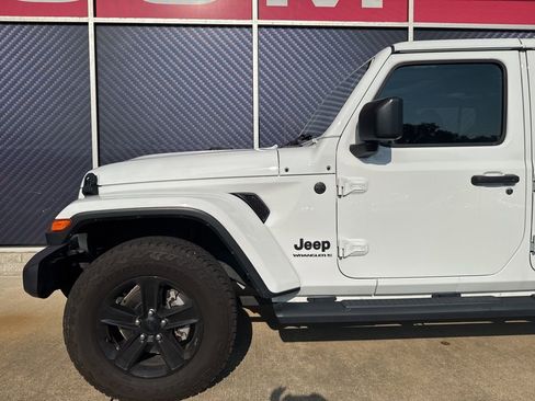 Used 2023 Jeep Wrangler Altitude image 13