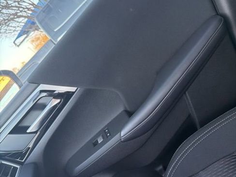 Used 2025 Mitsubishi Outlander ES image 8