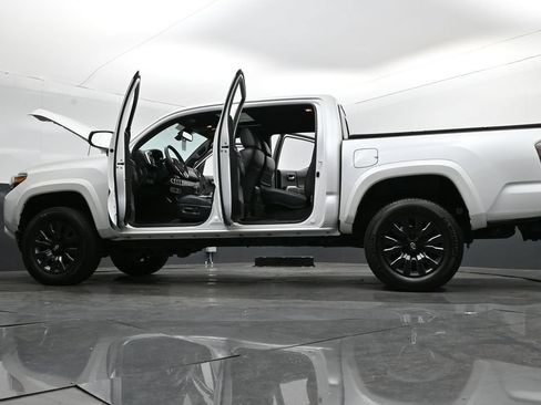 Used 2023 Toyota Tacoma Limited AWD/4WD image 37