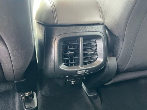 Used 2014 Jeep Cherokee Latitude AWD/4WD image 16