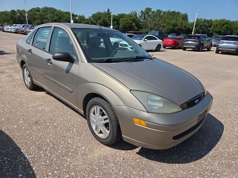 Used 2003 Ford Focus SE FWD image 6