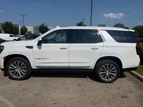 Used 2023 GMC Yukon Denali w/ LPO, Floor Liner Package AWD/4WD image 8