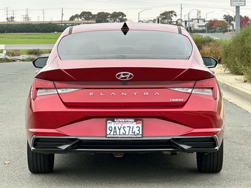 Used 2022 Hyundai Elantra Limited w/ Cargo Package image 5