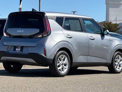 Certified 2025 Kia Soul LX w/ LX Technology Package FWD image 5