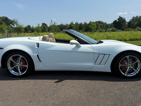 Used 2012 Chevrolet Corvette Grand Sport w/ 2LT Preferred Equipment Group RWD image 12
