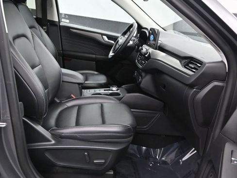 Used 2021 Ford Escape Titanium image 11