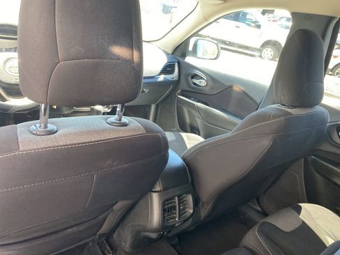 Used 2014 Jeep Cherokee Latitude image 22