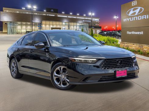 Used 2023 Honda Accord EX image 3