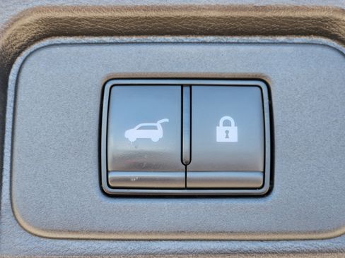 Used 2024 Nissan Rogue SV FWD image 14
