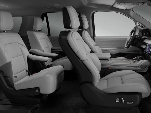 New 2026 Lincoln Navigator L Premier image 5