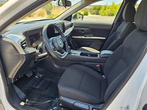 Used 2025 Nissan Kicks S w/ Charging Package FWD image 16
