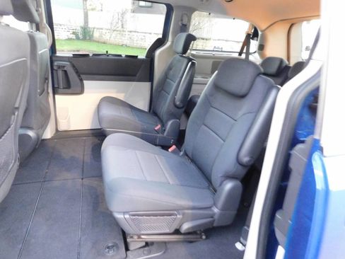 Used 2010 Dodge Grand Caravan SXT w/ Family Value Group image 8