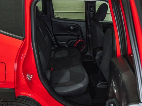 Used 2019 Jeep Renegade Trailhawk w/ UConnect 8.4 Nav Group image 20