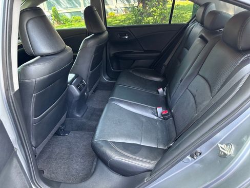 Used 2017 Honda Accord EX-L image 32