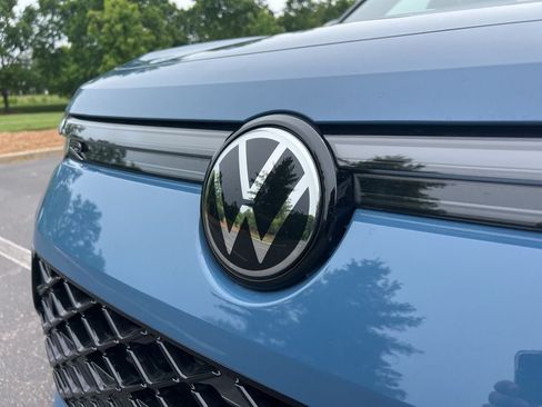 New 2026 Volkswagen Tiguan SE R-Line FWD image 10