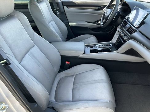 Used 2019 Honda Accord EX image 11