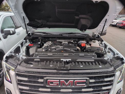 New 2026 GMC Sierra 2500 AT4 w/ AT4 Premium Plus Package AWD/4WD image 17
