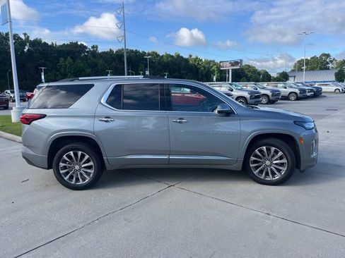 Used 2023 Chevrolet Traverse Premier w/ LPO, Floor Liner Package image 10