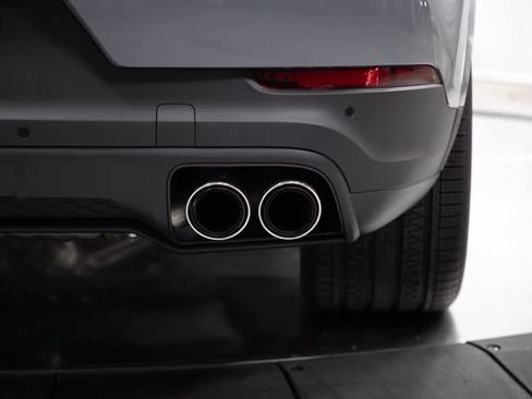 Certified 2025 Porsche Cayenne S AWD/4WD image 20