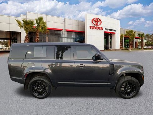 Used 2025 Land Rover Defender 130 S image 3