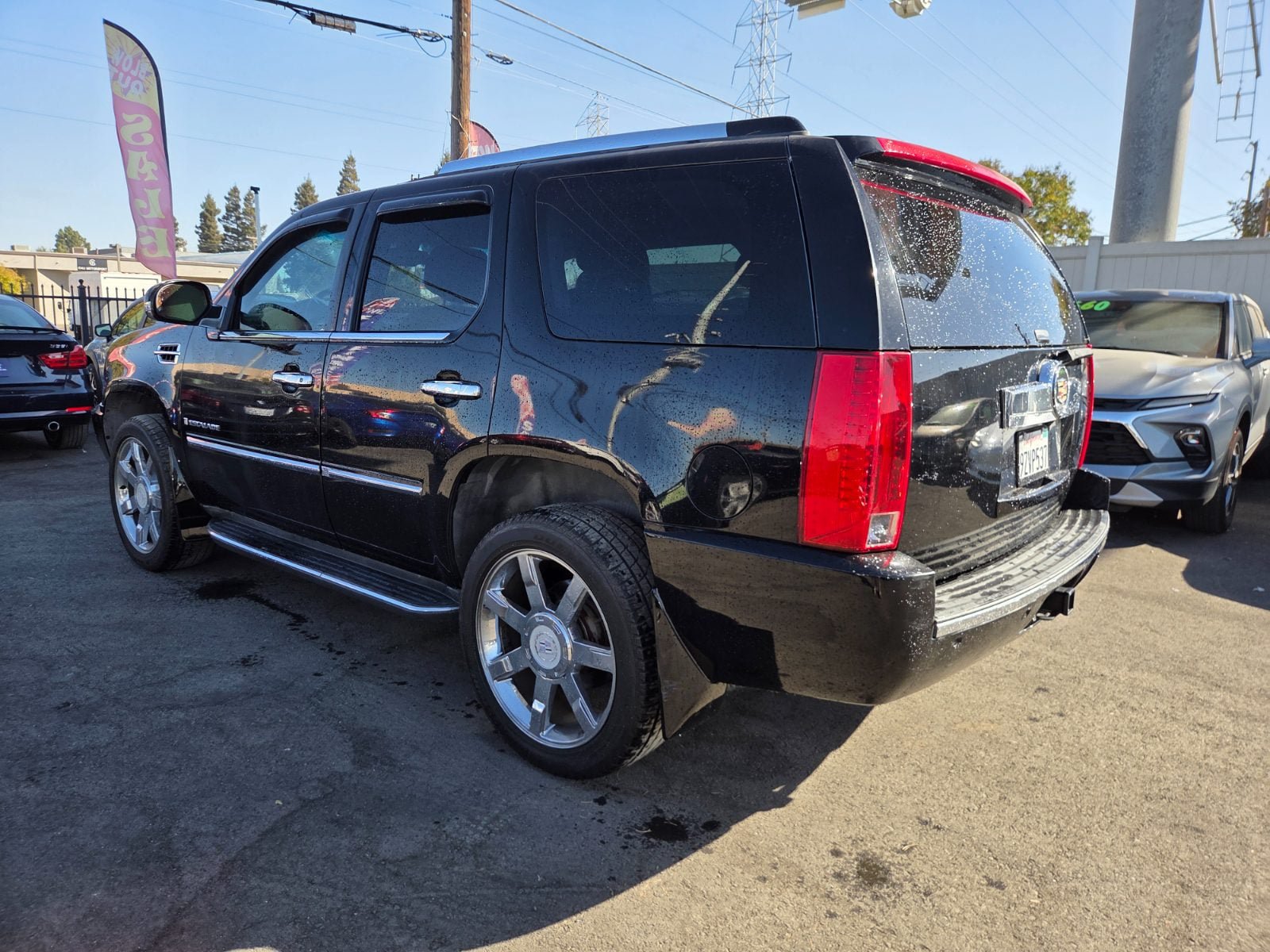 Used 2007 Cadillac Escalade AWD w/ Information Package image 2