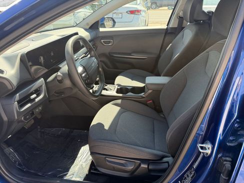 Used 2025 Kia K4 LXS image 25