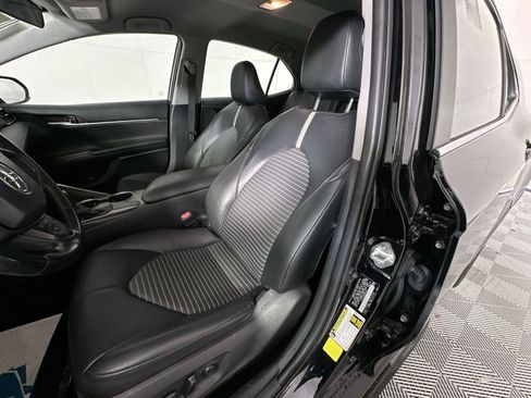 Used 2021 Toyota Camry SE FWD image 11