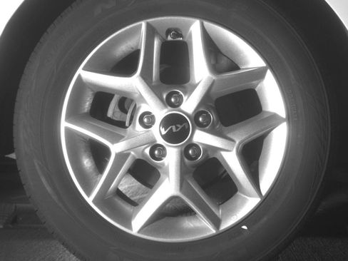 Used 2025 Kia Soul LX w/ LX Technology Package FWD image 19