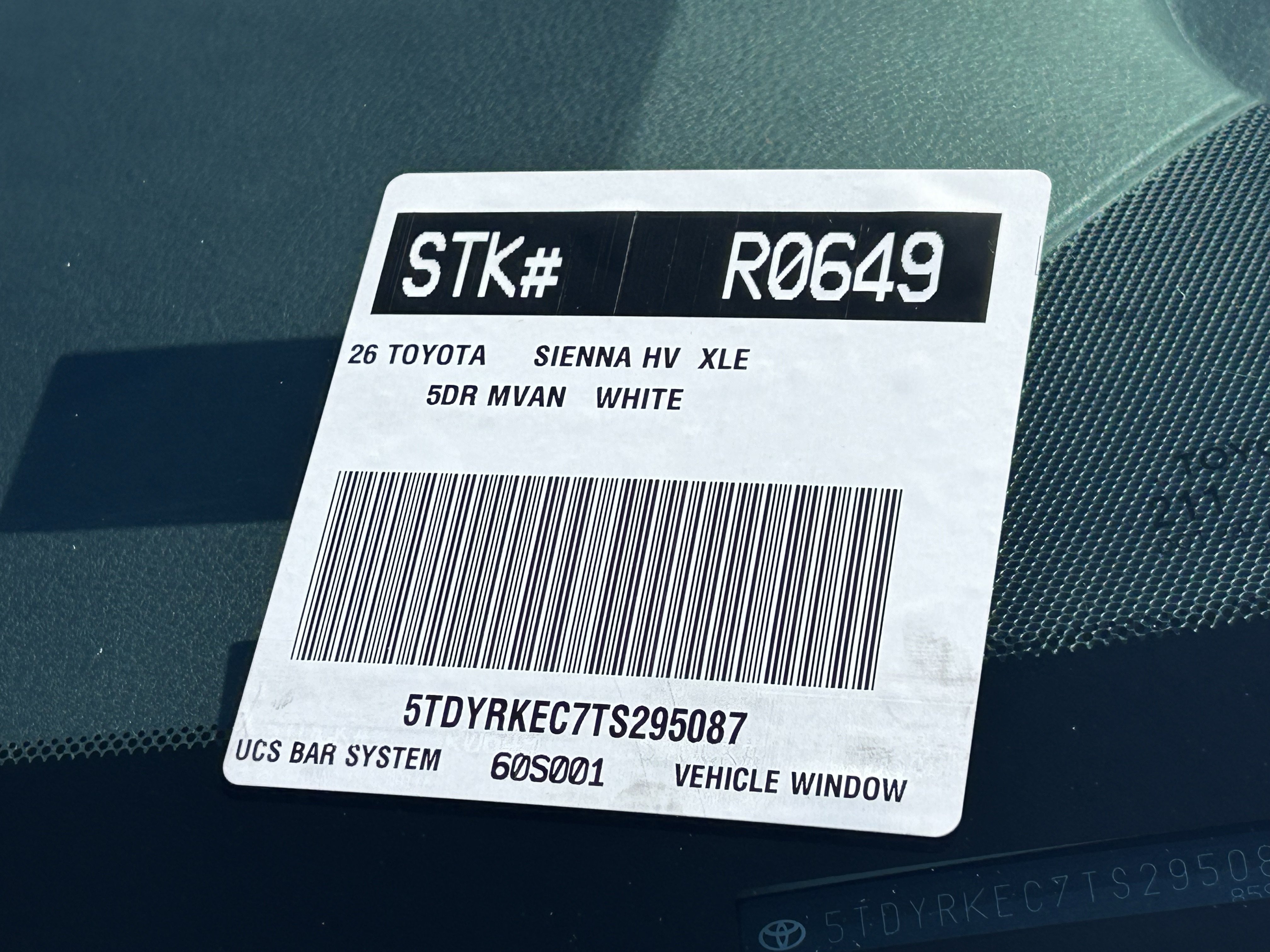Certified 2026 Toyota Sienna XLE FWD image 32
