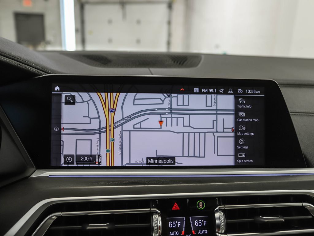 Used 2022 BMW X7 xDrive40i w/ Premium Package AWD/4WD image 16