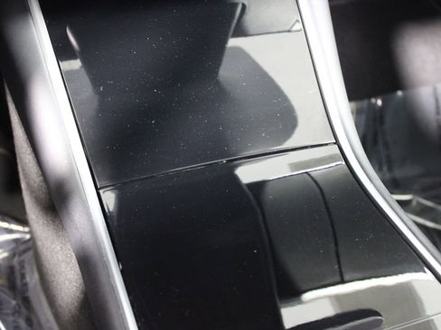 Used 2020 Tesla Model Y Long Range image 15