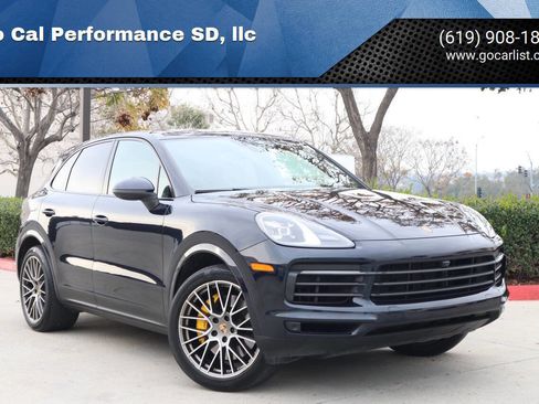 Used 2023 Porsche Cayenne Platinum Edition image 1