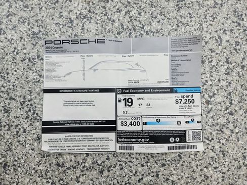 Used 2024 Porsche Cayenne image 47