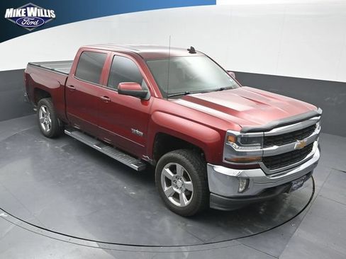 Used 2017 Chevrolet Silverado 1500 LT w/ Texas Edition AWD/4WD image 9