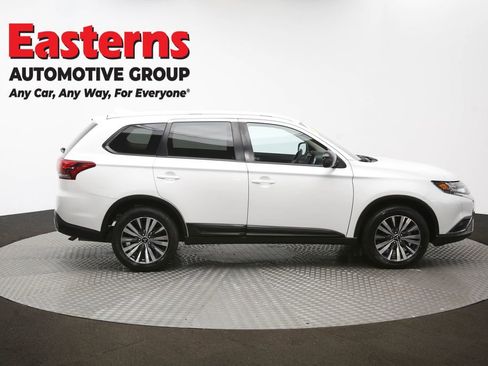 Used 2020 Mitsubishi Outlander ES image 44