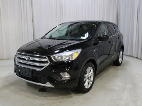 Used 2017 Ford Escape SE image 36
