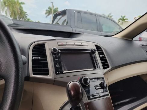 Used 2014 Toyota Venza LE w/ LE Convenience Package FWD image 4