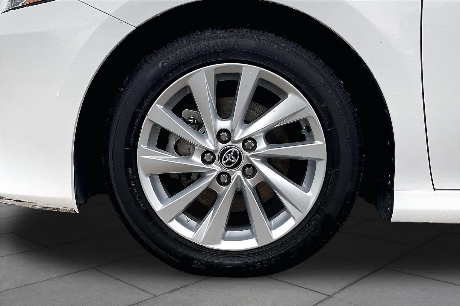 Used 2023 Toyota Camry LE w/ Convenience Package FWD image 11