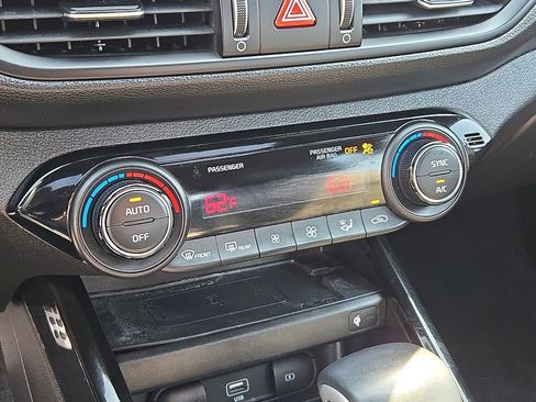 Used 2023 Kia Forte GT-Line w/ GT-Line Premium Package image 16