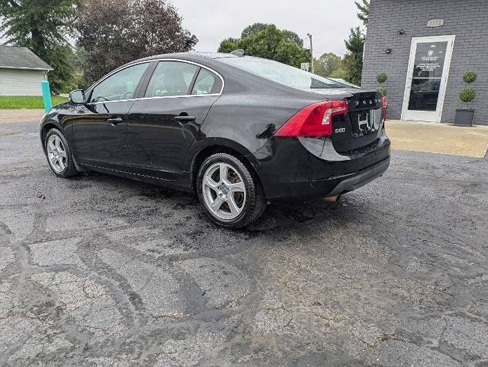 Used 2012 Volvo S60 T5 w/ Climate Pkg FWD image 4