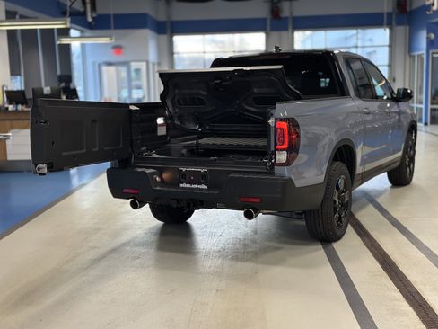 New 2026 Honda Ridgeline Black Edition image 7