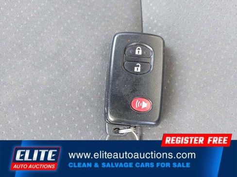 Used 2013 Toyota Prius Two image 21