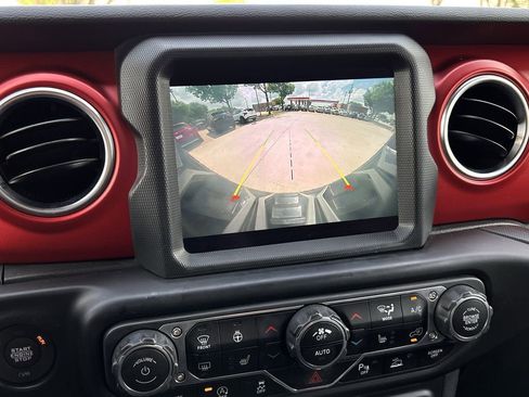 Used 2023 Jeep Wrangler Unlimited Rubicon w/ Safety Group image 18