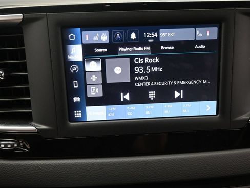 Used 2023 Chrysler Voyager LX FWD image 23