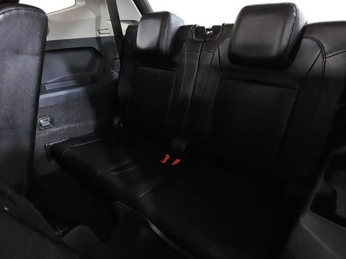 Used 2018 Volkswagen Tiguan S w/ 3rd Row Seat Package AWD/4WD image 18